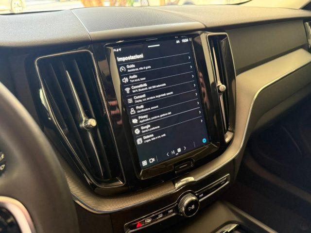 VOLVO XC60 B4 (d) AWD automatico Plus Dark