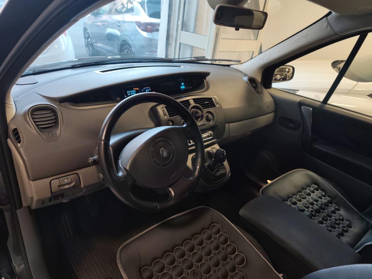 Renault Scenic Scénic 1.5 dCi/105CV Dynamique