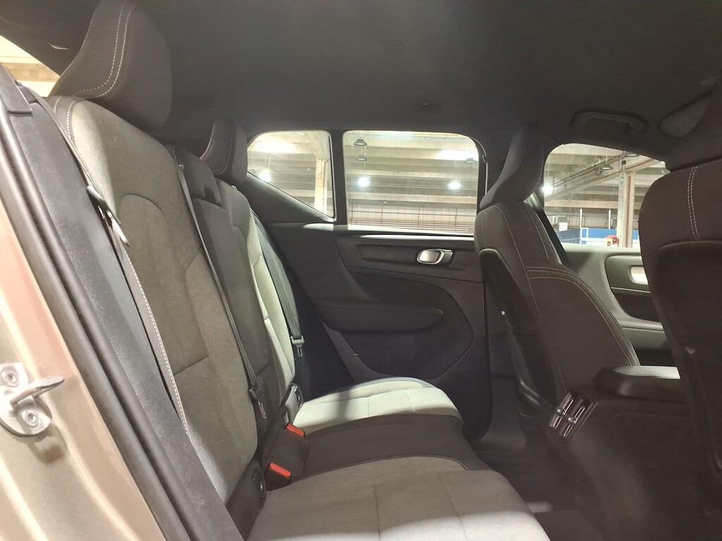 VOLVO XC40 1.5 T2 129CV GEARTRONIC CORE ( FARI LED - COCKPIT - CRUISE - NAVI - PDC - CERCHI 18 )