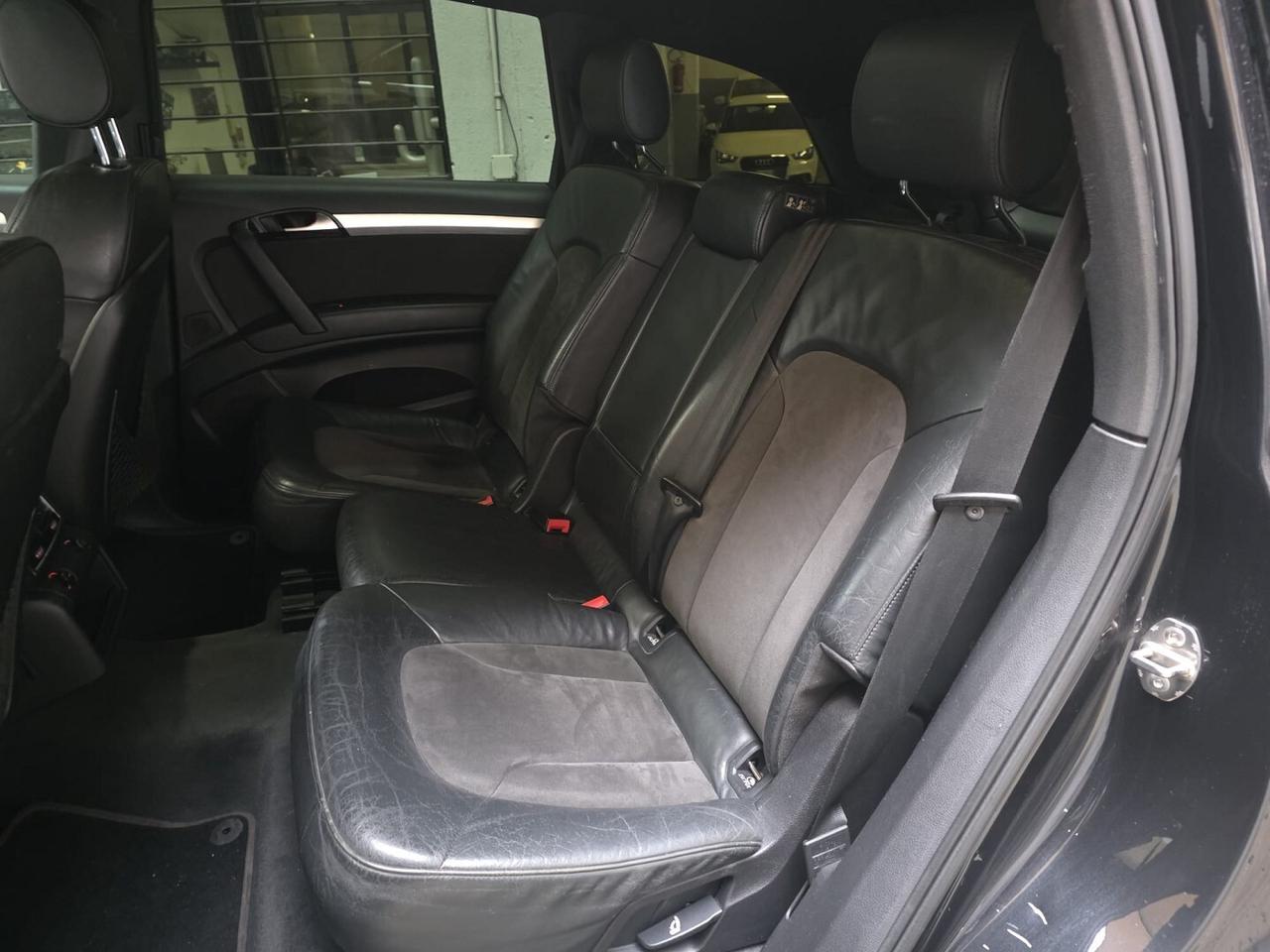 AUDI Q7 3.0 TDi S line- 7 POSTI