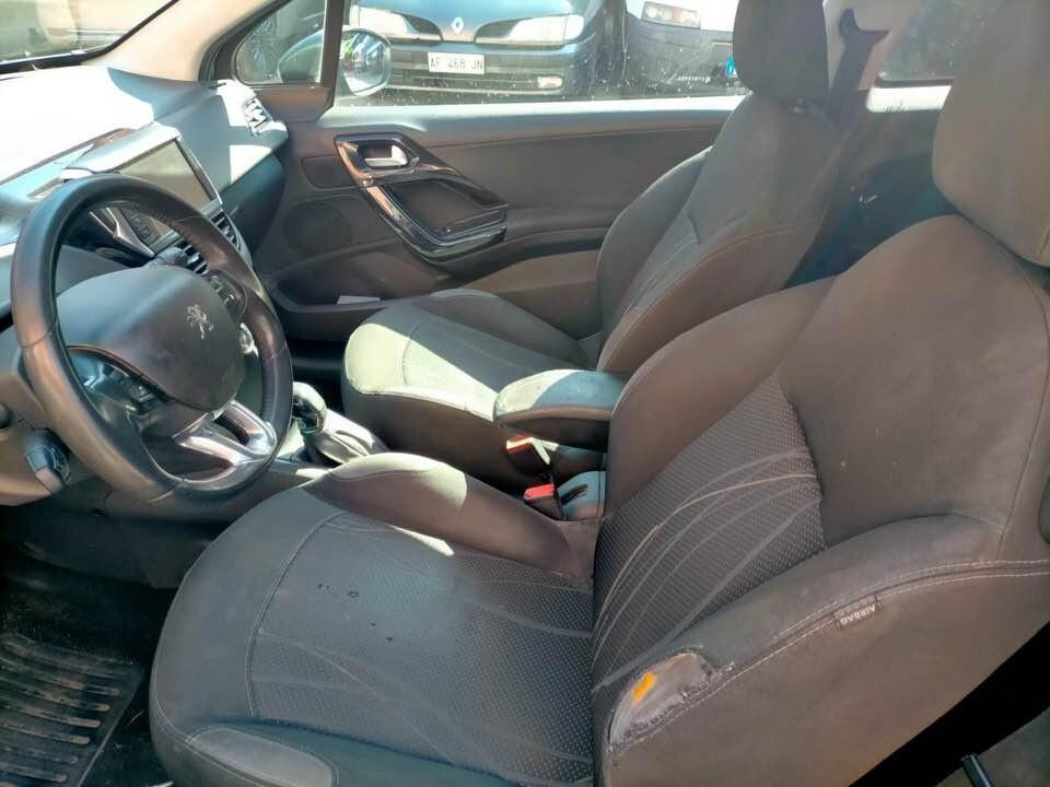 Peugeot 208 1.2 VTi 82 cv