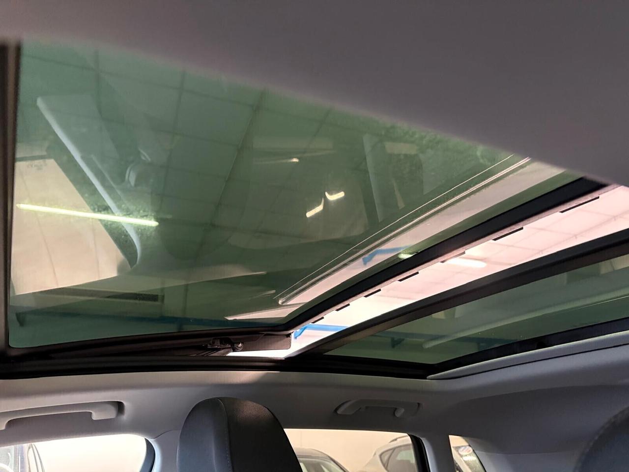 Audi Q3 35 2.0 TDI quattro S tronic 10000 km TETTO