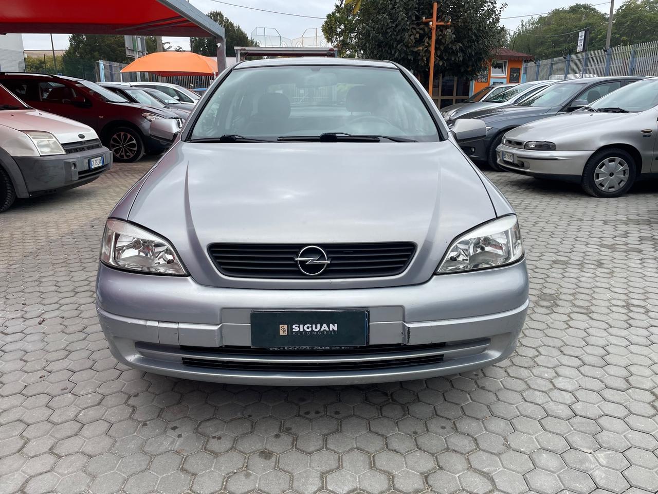 Opel Astra ADATTA A NEOPATENTATI 1.6i 16V cat 5 porte Club