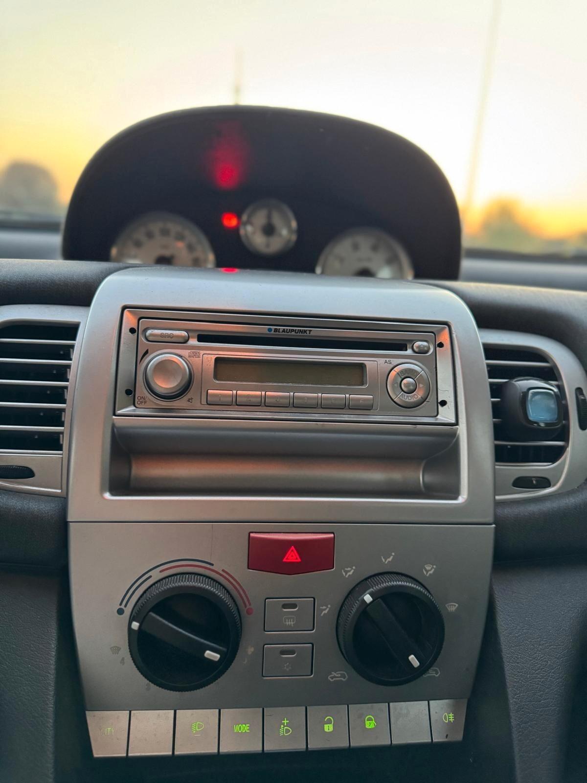 Lancia Ypsilon 1.2 Argento