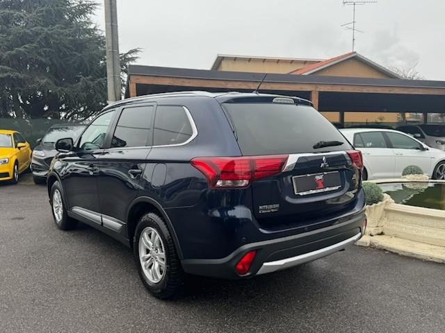 Mitsubishi Outlander 2.2 DI-D 4WD Intense