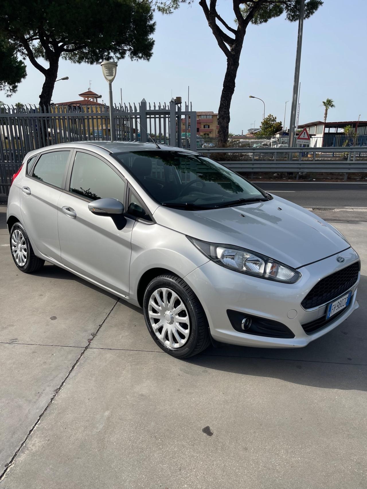 Ford Fiesta 1.4 5 porte GPL
