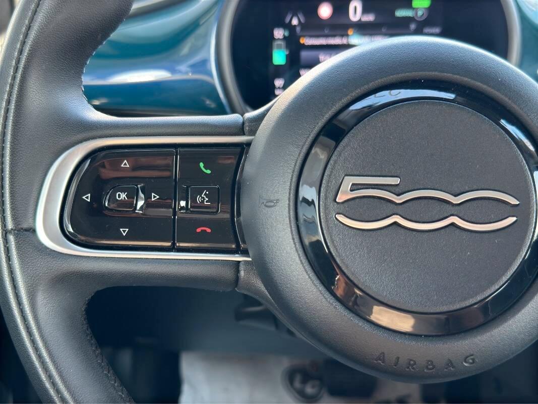 Fiat 500e 3+1 42 kWh Icon CON CARPLAY