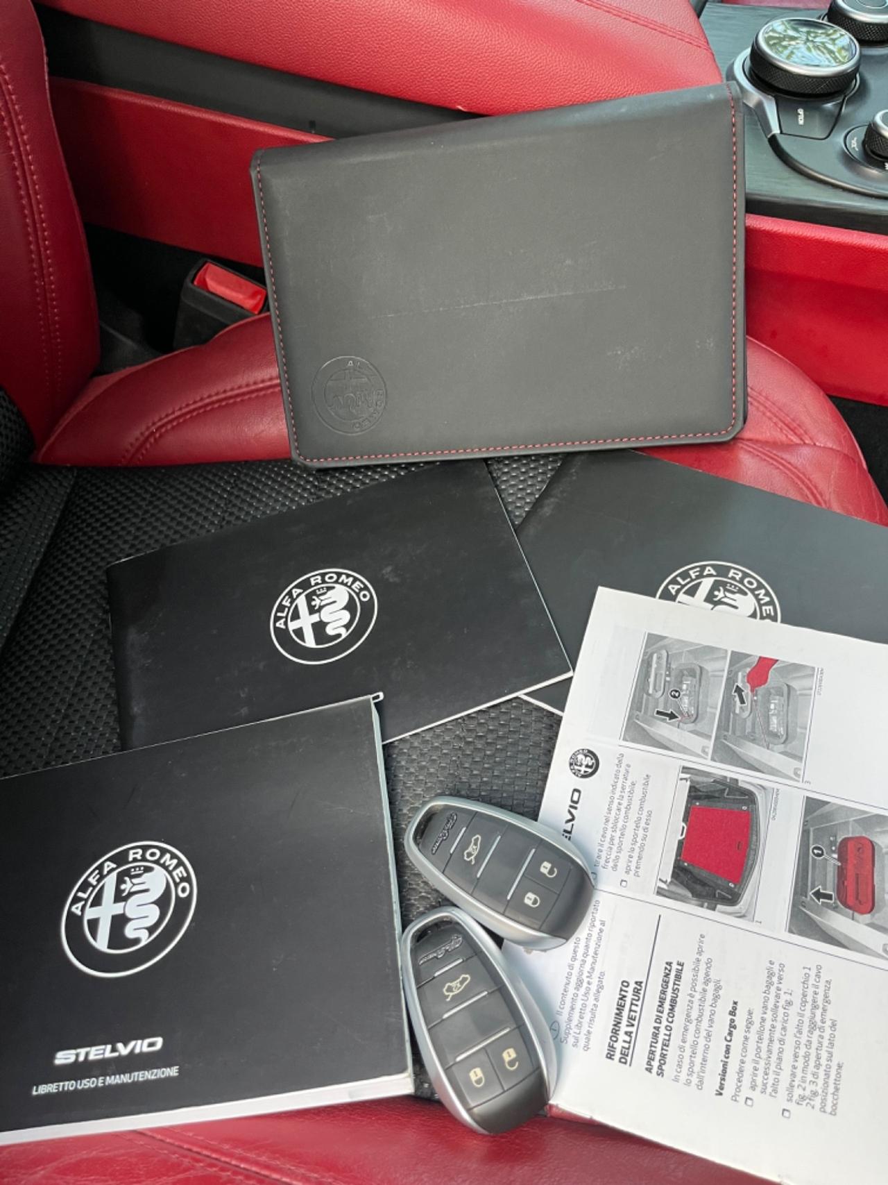 Alfa Romeo Stelvio 2.2 TOTAL BLACK 210 CV AT8 Q4 Executive