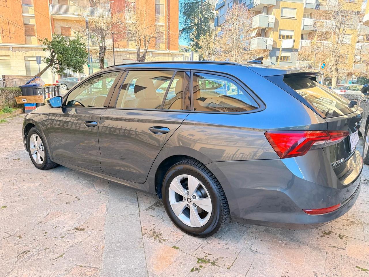 Skoda Octavia 2.0 TDI DSG Wagon Executive 02/2021