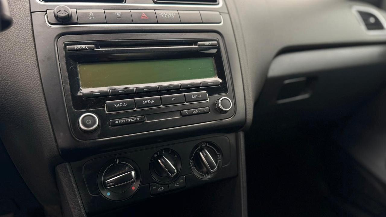 Volkswagen Polo 1.2 BENZINA 2011 NEOP.