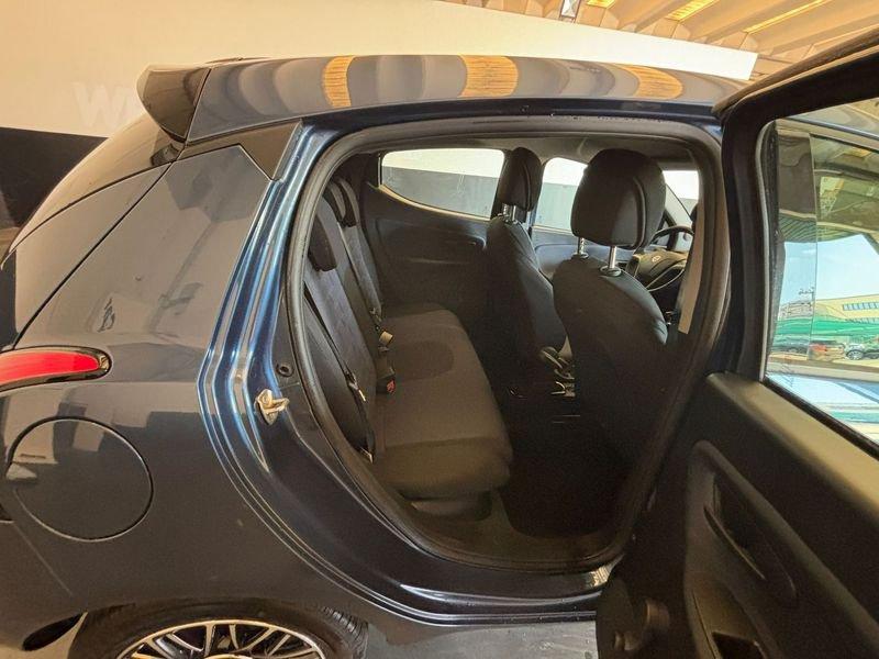 Lancia Ypsilon Ypsilon 1.0 FireFly 5 porte S&S Hybrid Platino