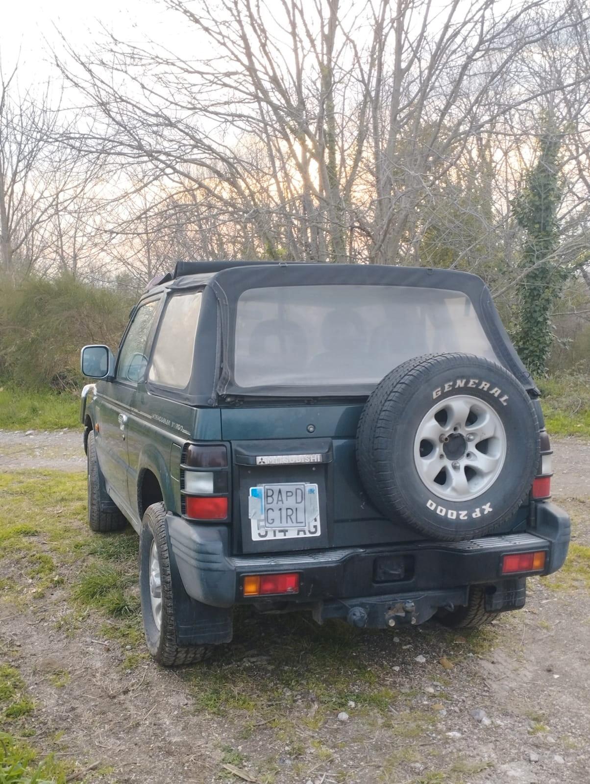 Mitsubishi Pajero Canvas Top vettura con certificazione ASI