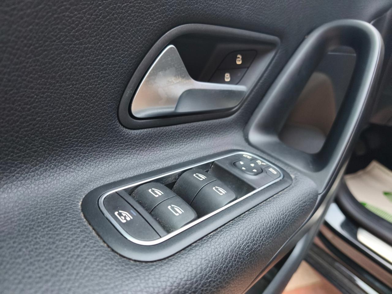 Mercedes A 180d Motore Mercedes 2.0