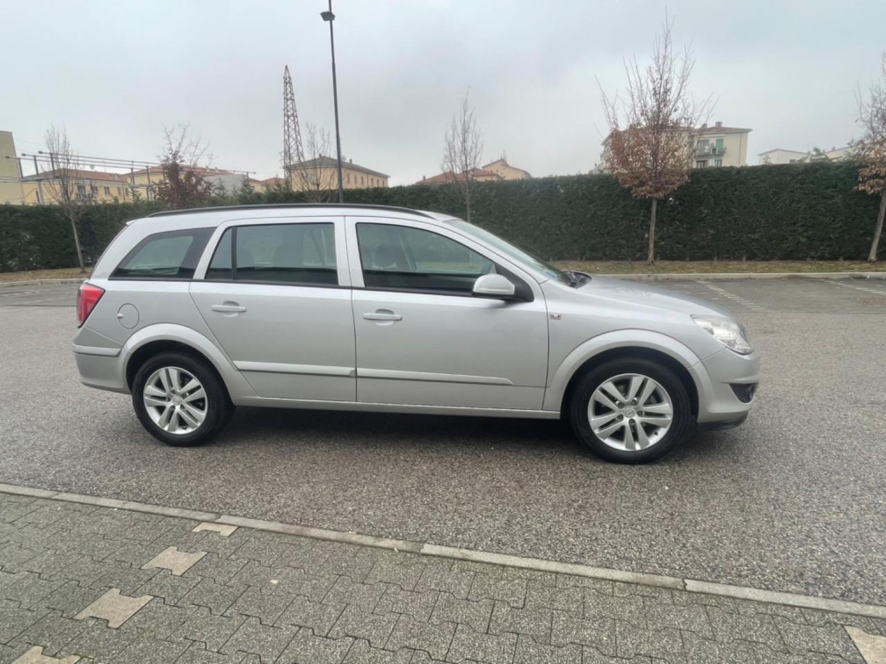 Opel Astra 1.7 CDTI del 2008 ok per neo patt