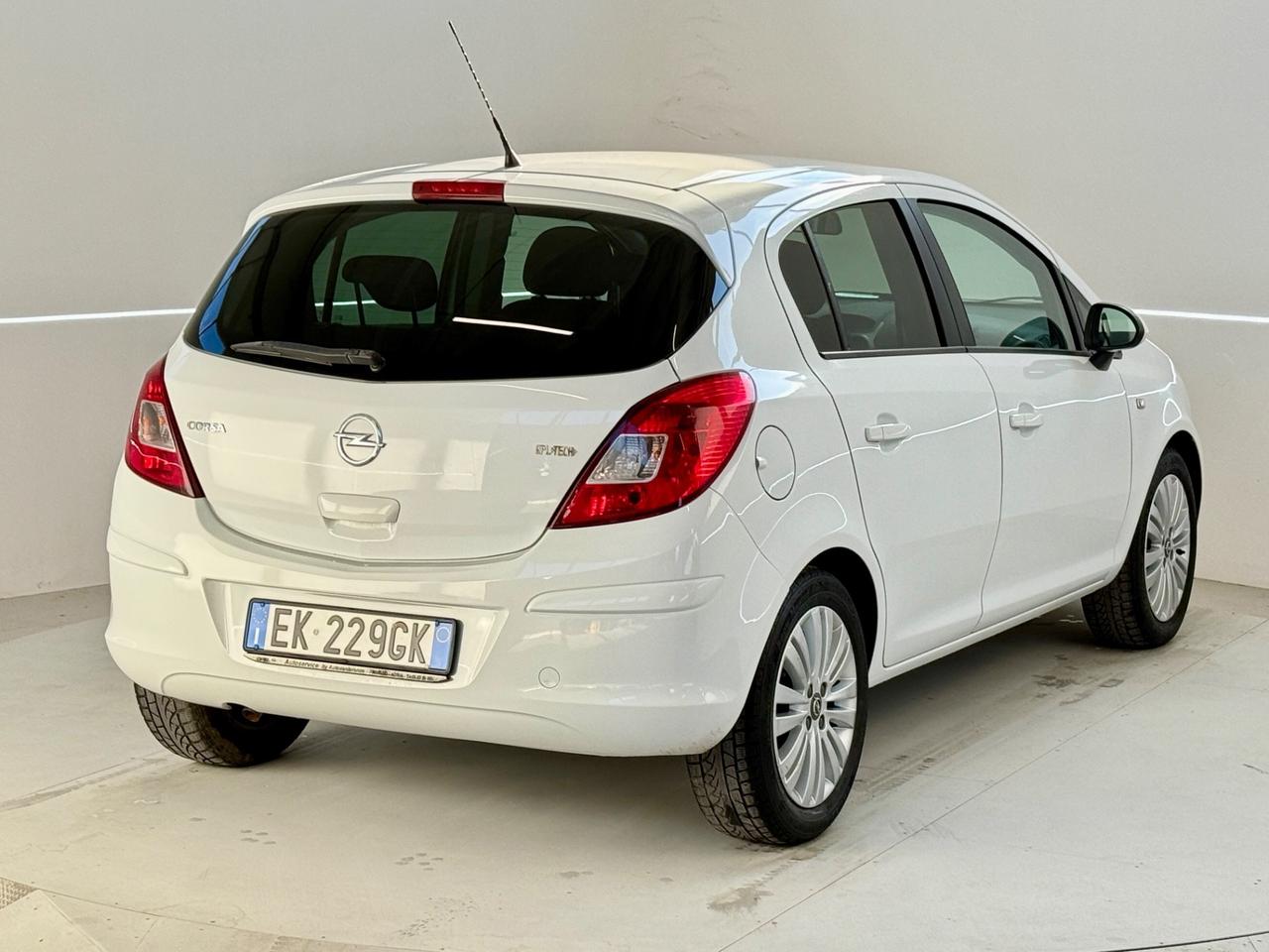 Opel Corsa 1.2 BENZ/GPL 2011