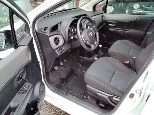 TOYOTA Yaris 1.0 5 porte Lounge
