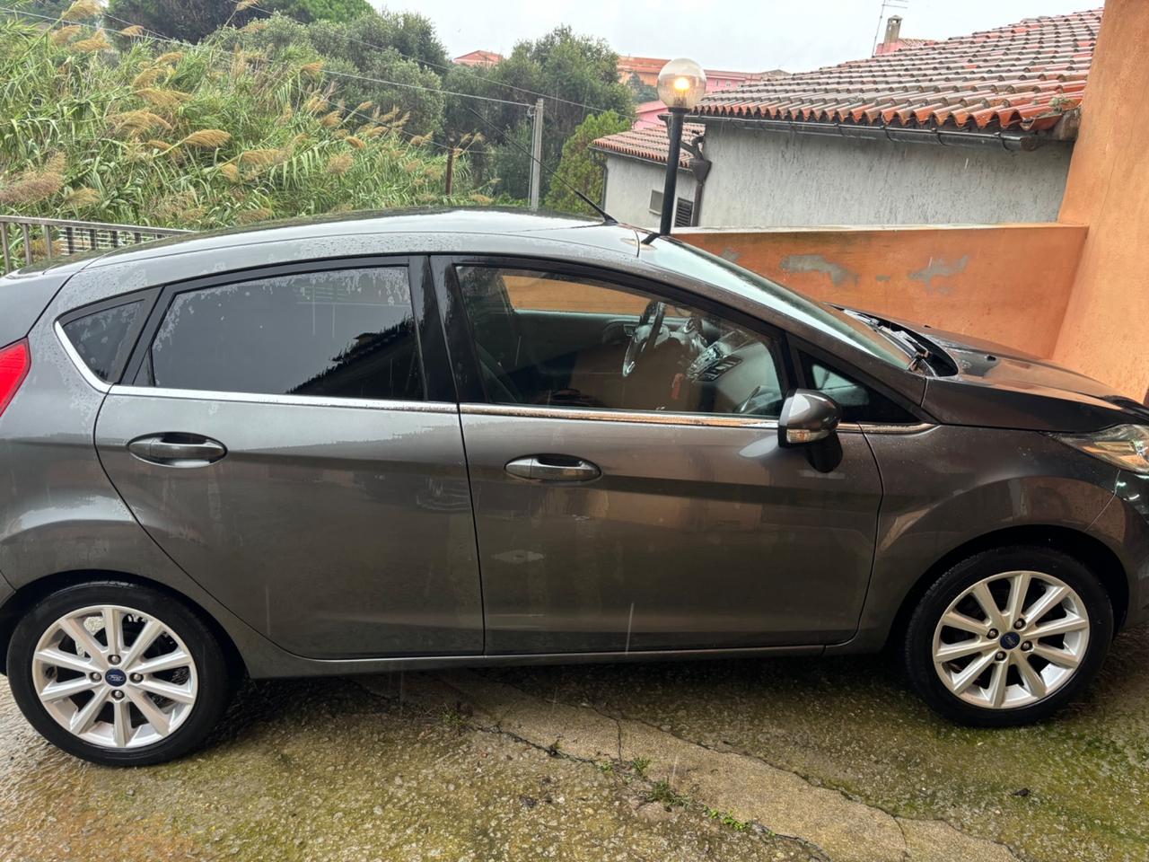 Ford Fiesta 1.5 TDCi 75CV 5 porte Titanium