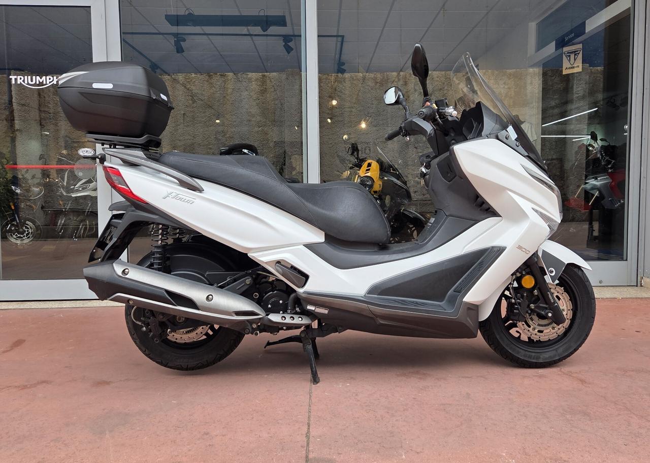 Kymco Xciting 300i ABS