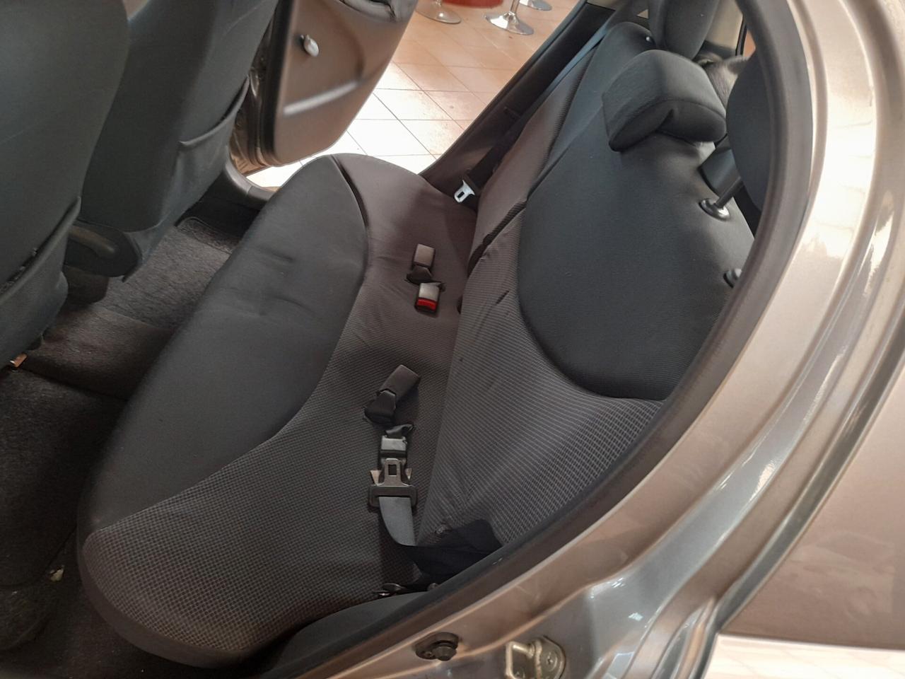 Toyota Yaris 1.0i 16V cat 5 porte Sol '03