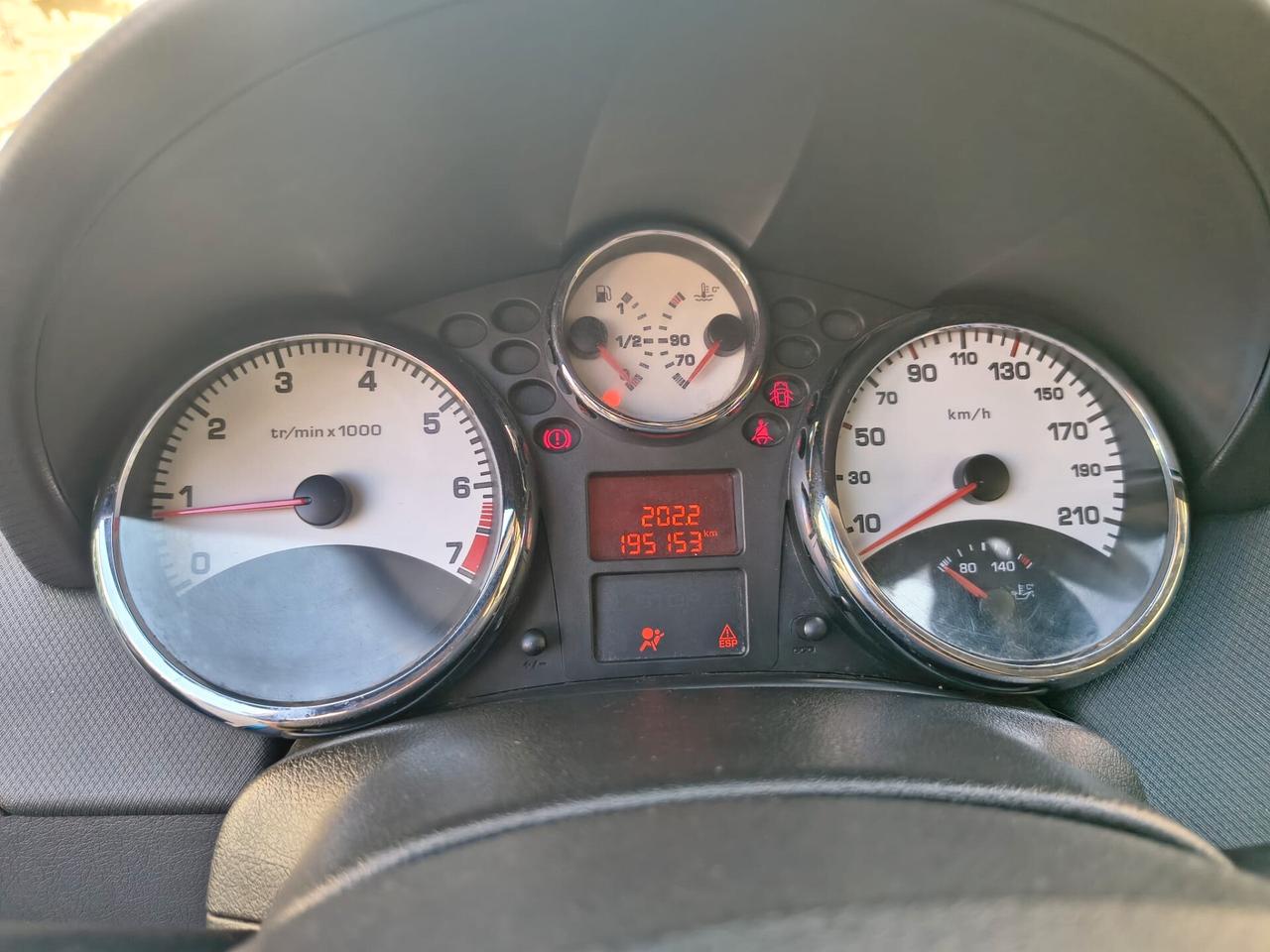 Peugeot 207 1.4 8V 75CV 5p. X Line