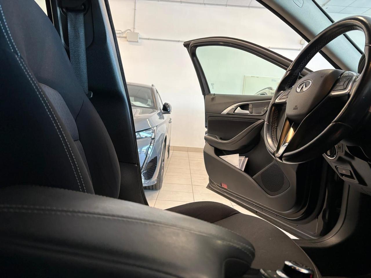 Infiniti Q30 BUSINESS 1.5 diesel DCT