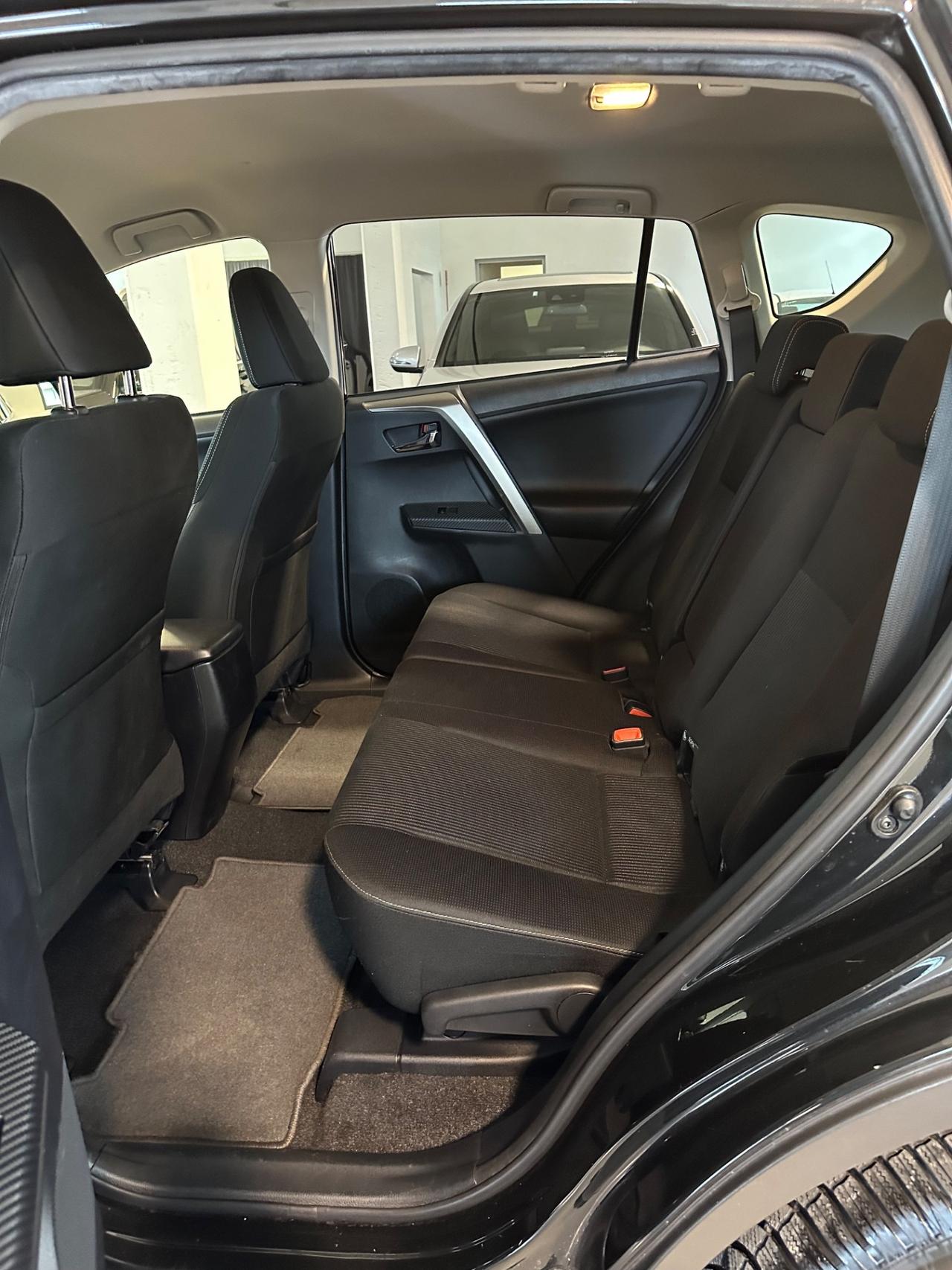 Toyota RAV 4 RAV4 2.2 D-4D 4WD Lounge