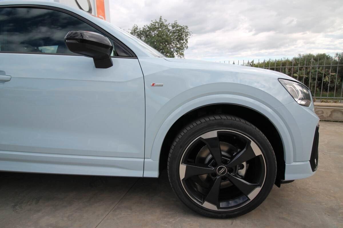 Audi Q2 35 TFSI 150CV Identity Black 11.2025