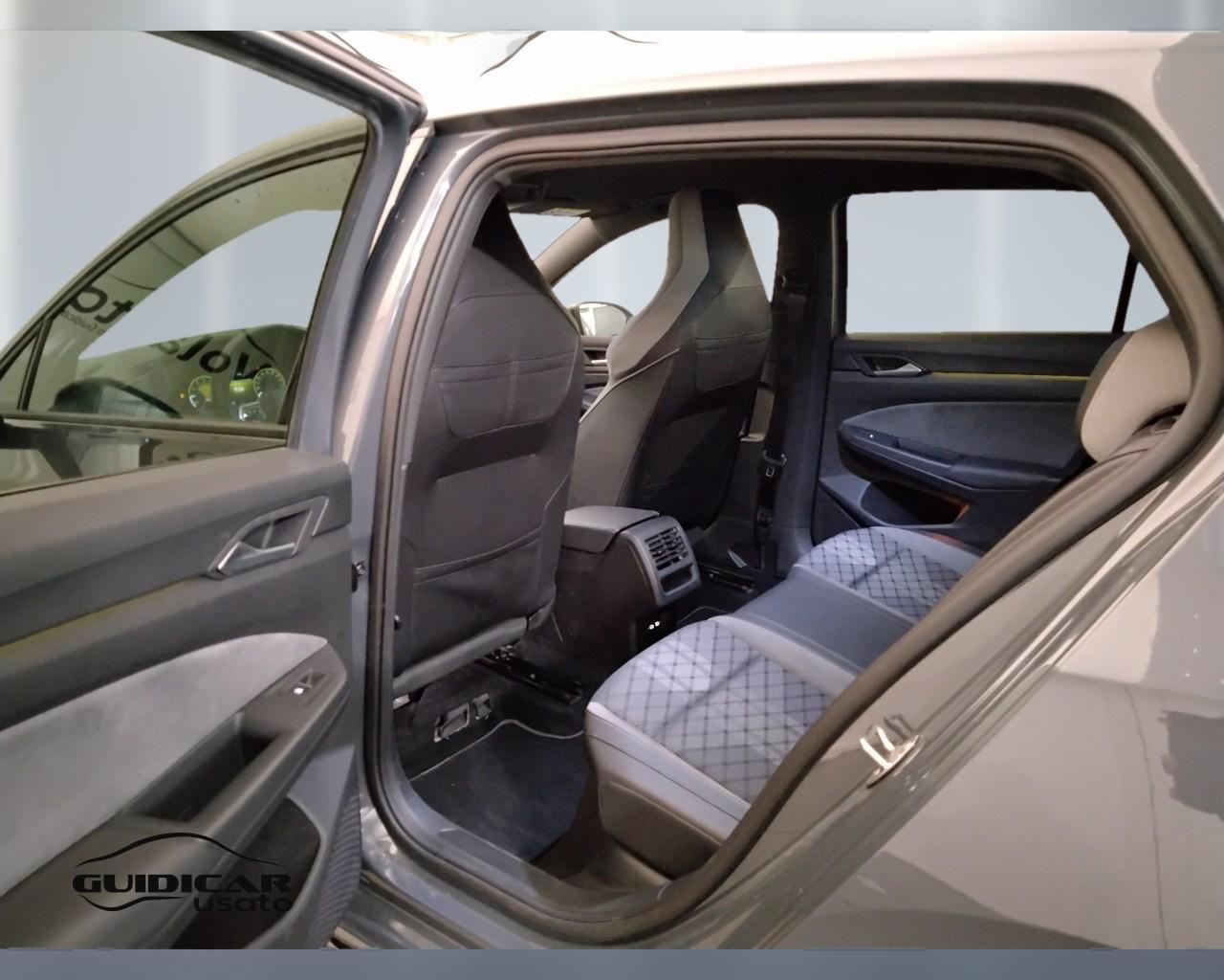 VOLKSWAGEN Golf VIII 2020 - Golf 1.5 etsi evo R-Line 130cv dsg