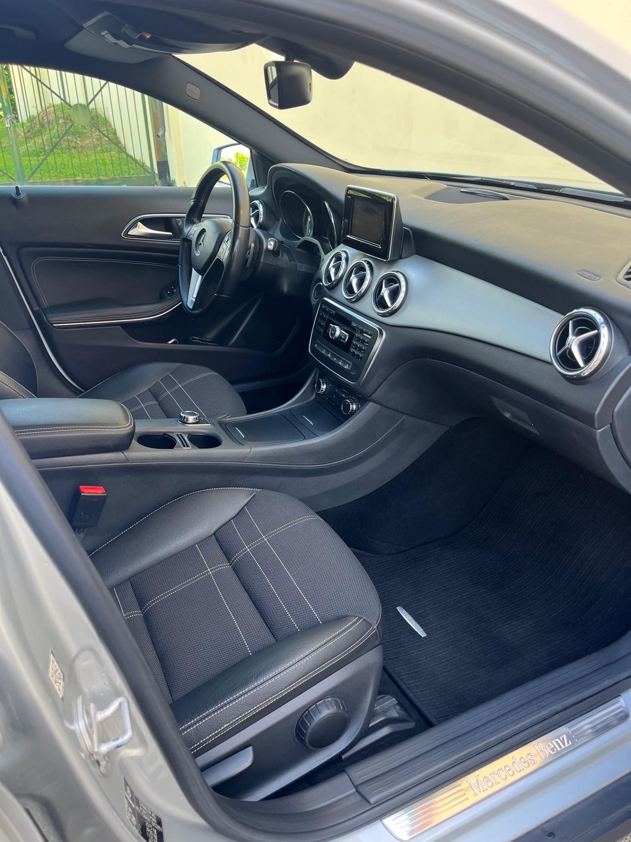 Mercedes-benz GLA 220 CDI Automatic 4Matic Premium