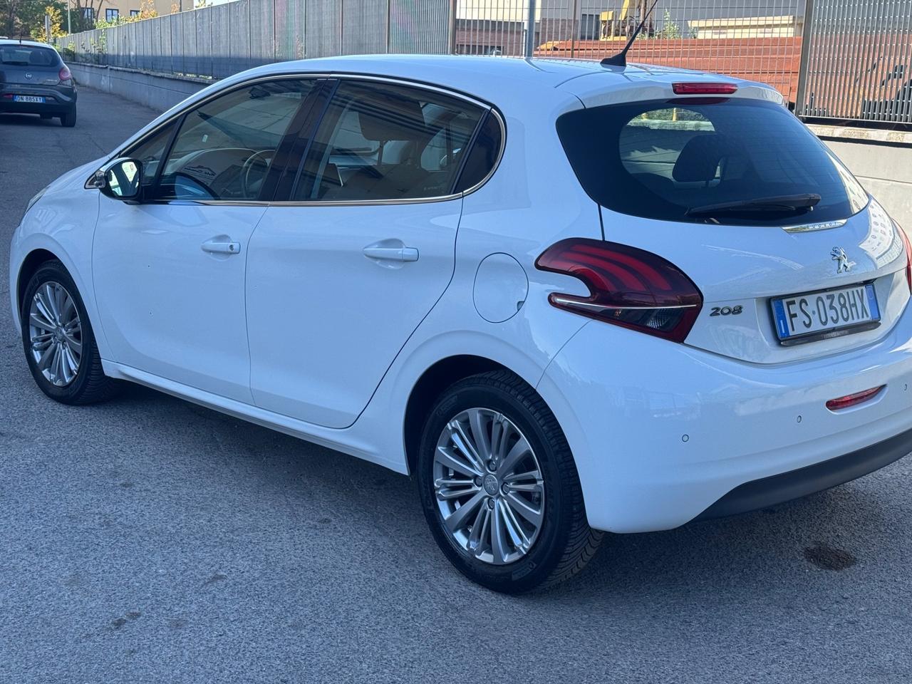 Peugeot 208 BlueHDi 100 S&S 5 porte GT Line