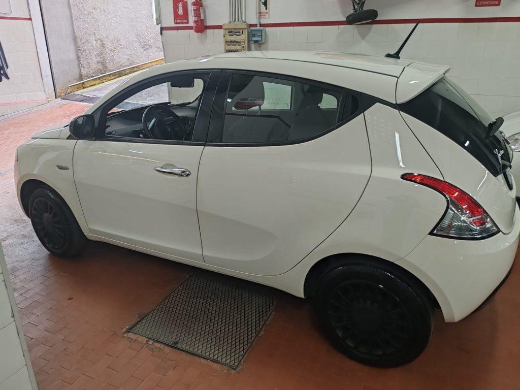LANCIA Ypsilon 1.0 Hybrid Silver