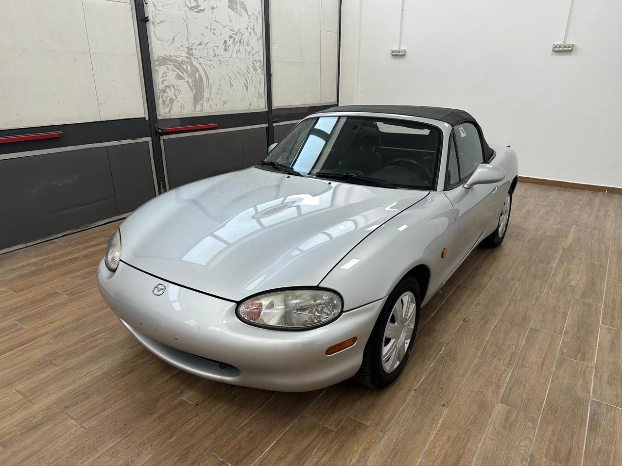 Mazda MX-5 1.6i 16V cat