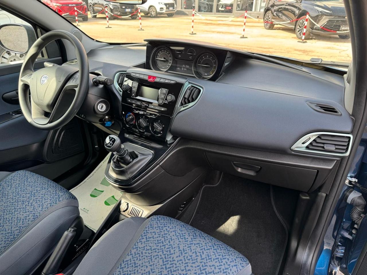 Lancia Ypsilon 1.0 FireFly 5 porte S&S Hybrid Silver Plus