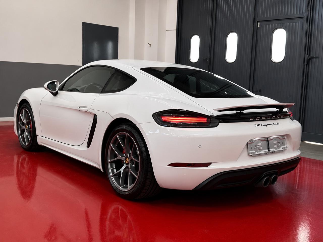 Porsche 718 Spyder Cayman 2.5 S