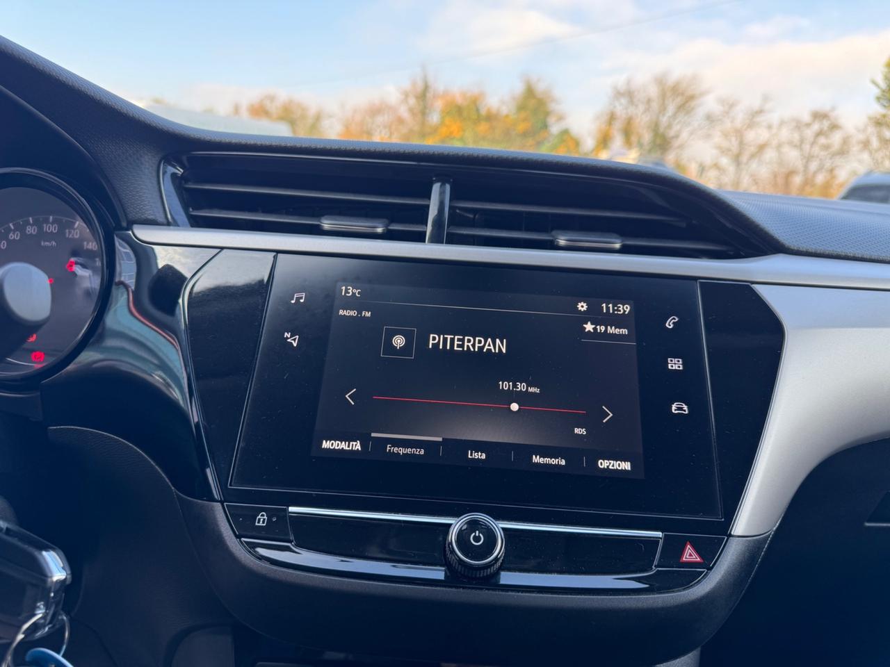 Opel Corsa 1.2 Design & Tech Bi-Color Neopatentati