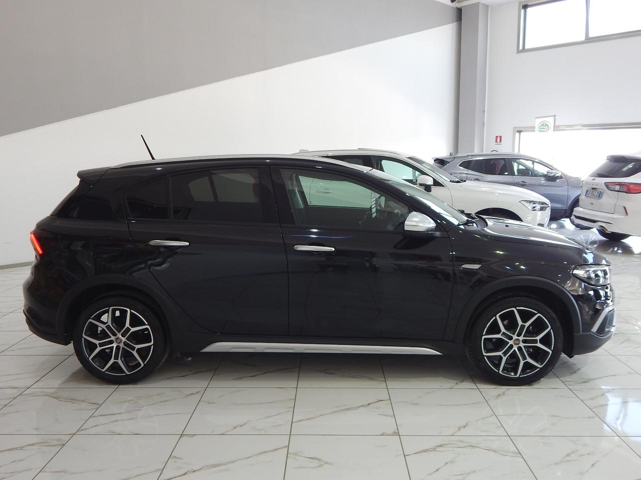 Fiat Tipo 5p 1.6 mjt Cross S&S NAVI-PARK-RADAR-LED