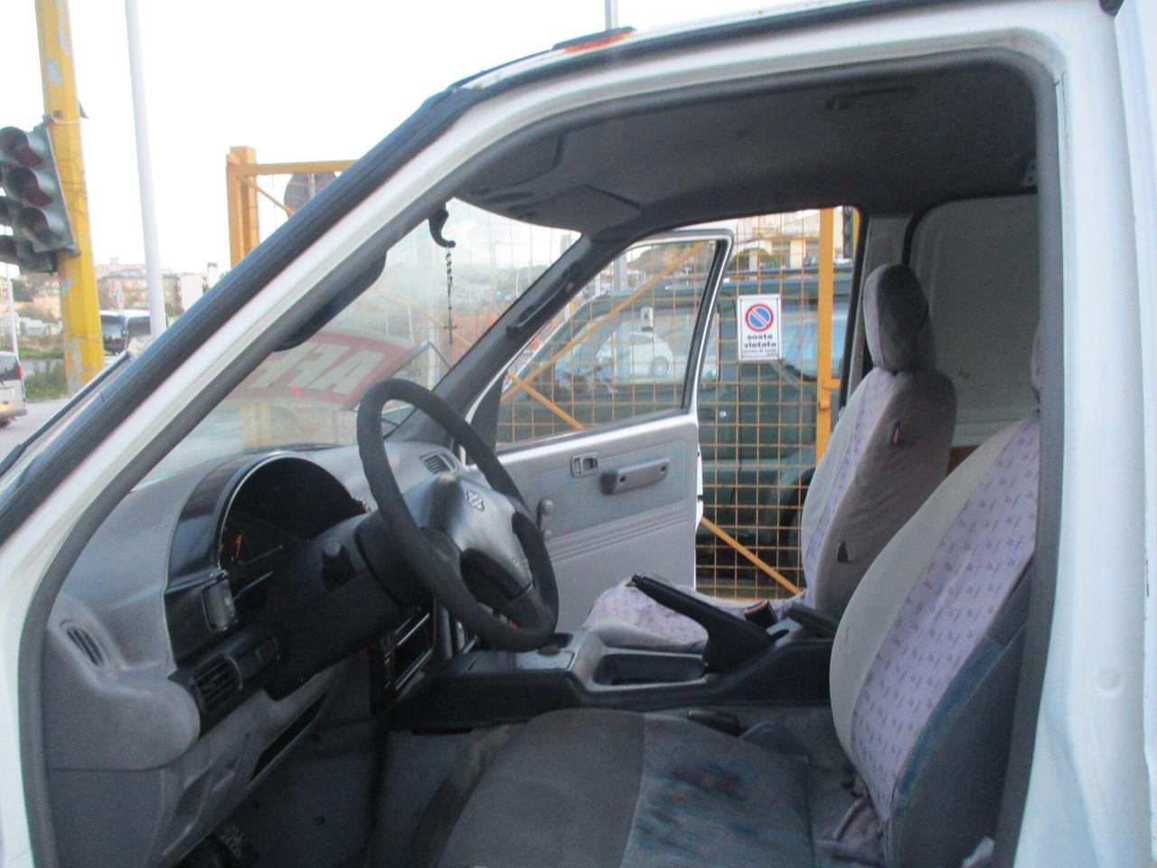 NISSAN VANETTE DIESEL 2001