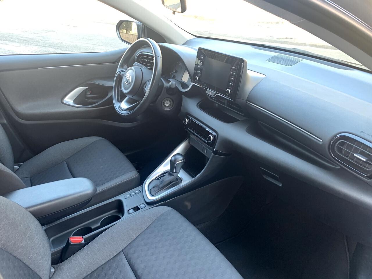 Yaris 1.5Hybrid 5P Business NAVIGATORE KM27900