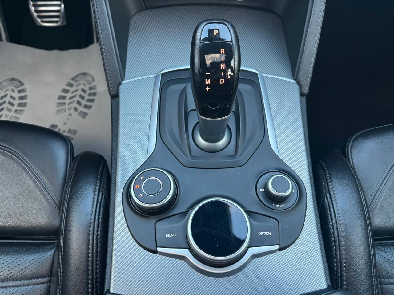 Alfa Romeo Stelvio 2.2 Turbodiesel 210 CV AT8 Q4 Super