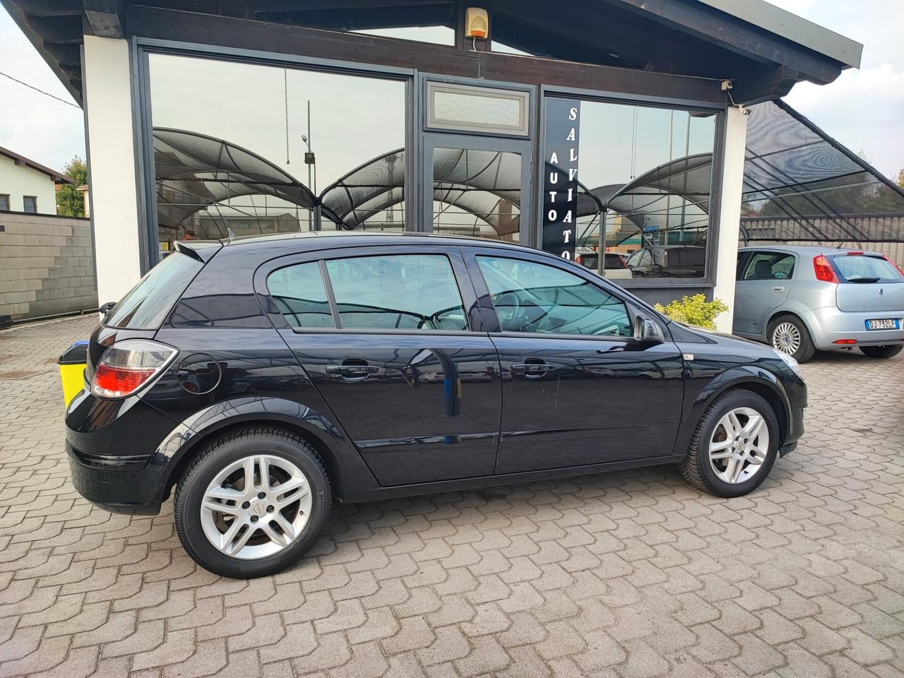 Opel Astra 1.4 16V 5 porte Enjoy uni-pro