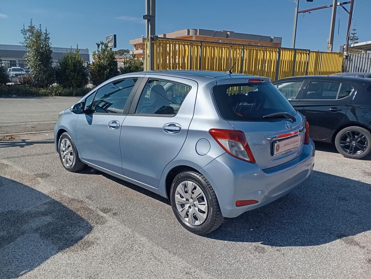Toyota Yaris 1.0 5 porte Active