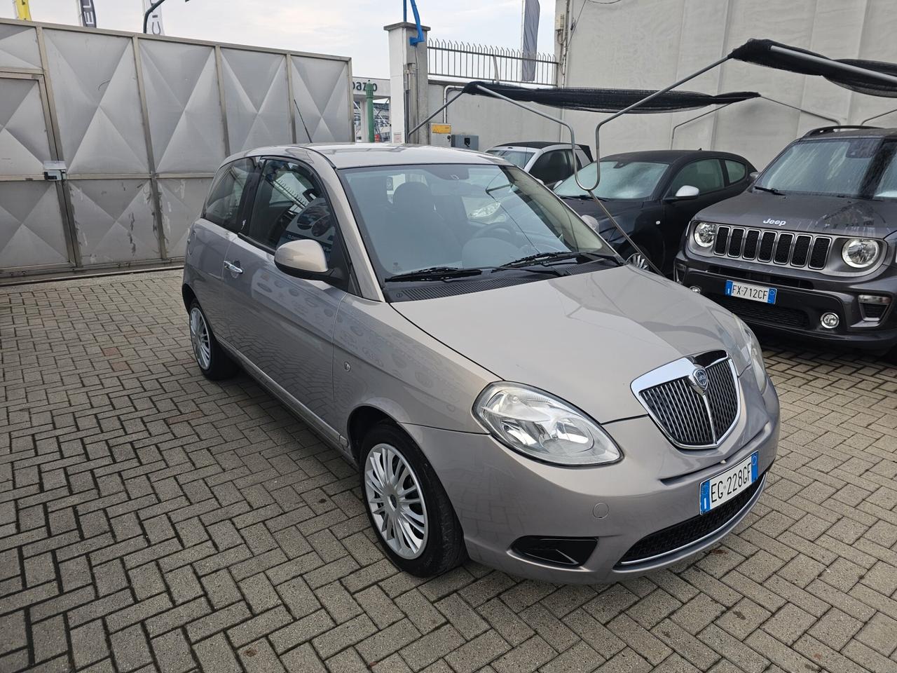 Lancia Ypsilon 1.2 69 CV Oro