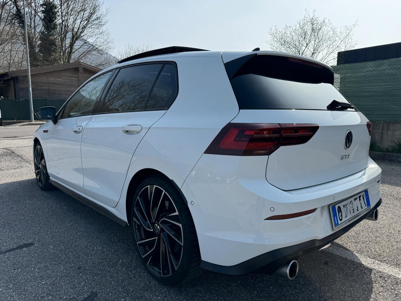 Volkswagen Golf GTI 2.0 TSI DSG