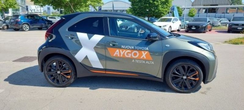 Toyota Aygo X 10B CVT LIMIT AIR MY22 vettura Dimostrativa aziendale