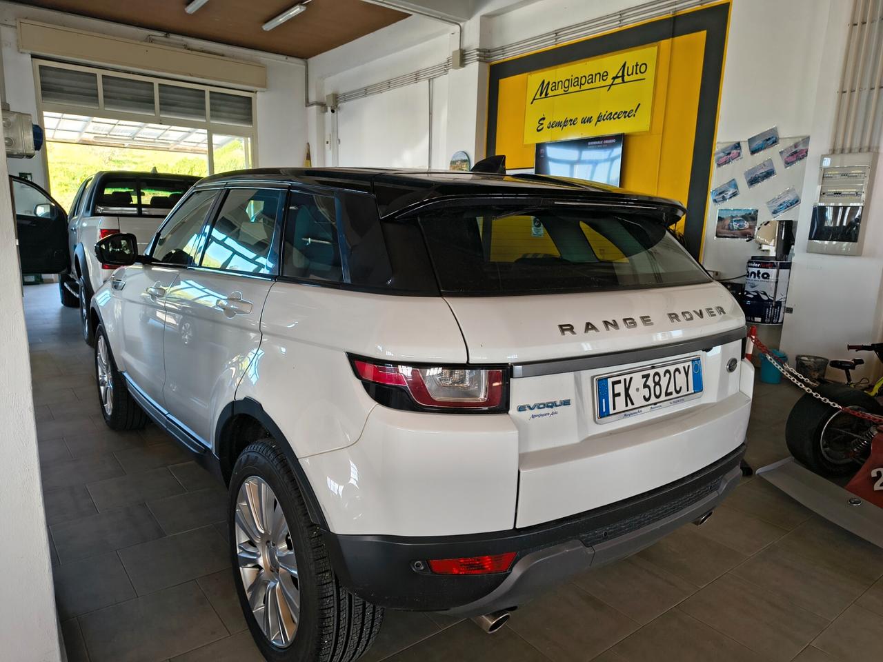 Land Rover Range Evoque 2.0 TD4 150 CV 5p. Pure