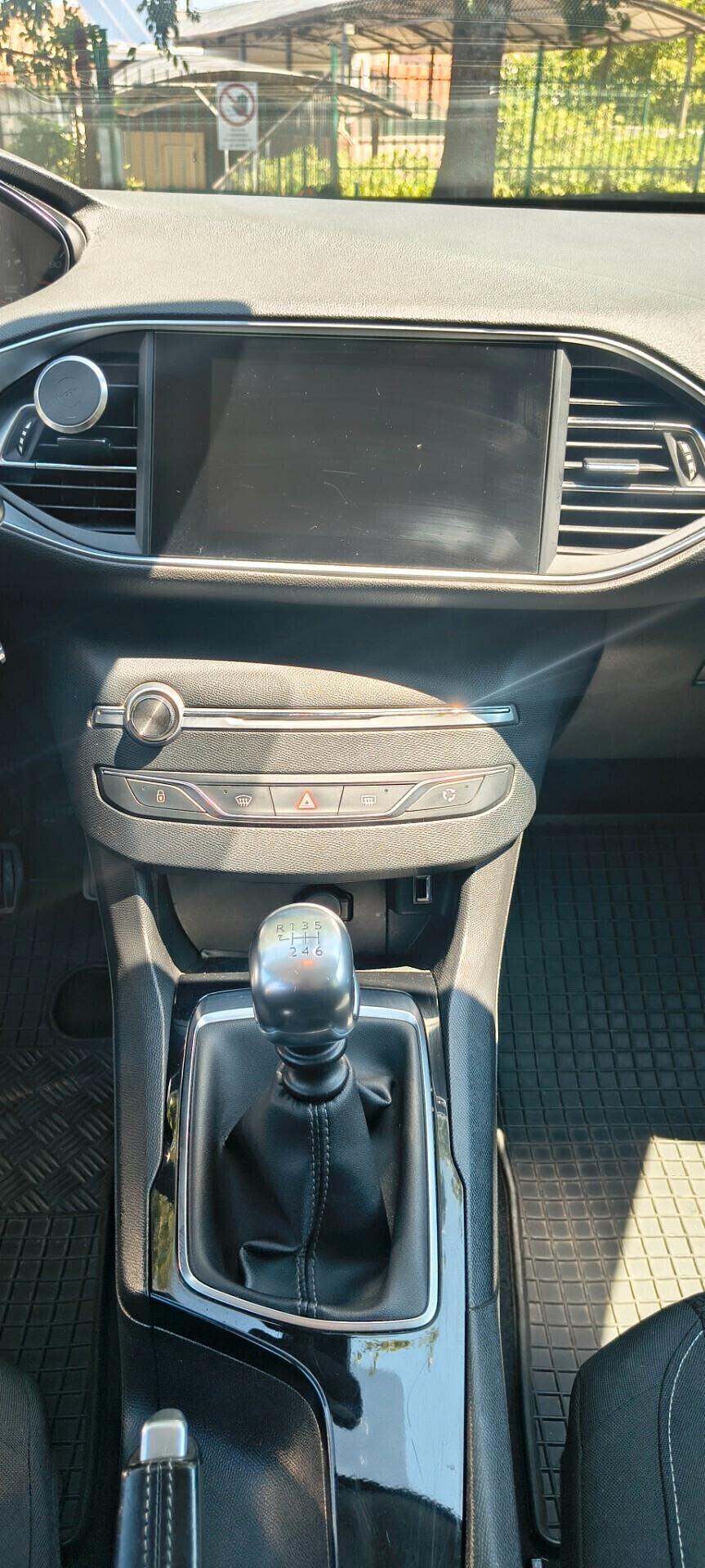 Peugeot 308 BlueHDi 100 S&S SW Business