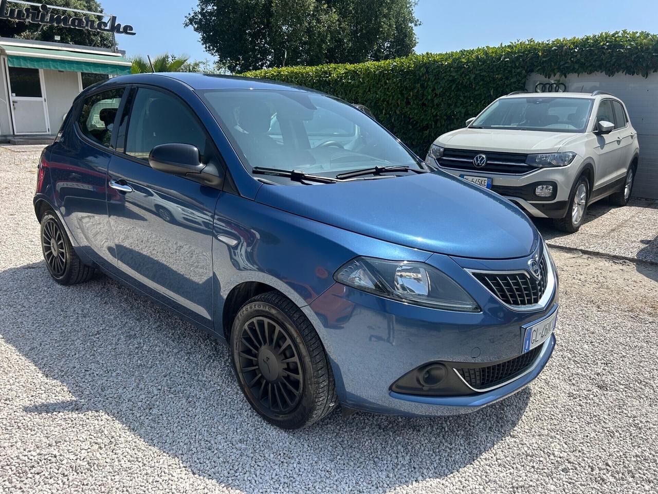 Lancia Ypsilon 1.0 FireFly 5 porte S&S Hybrid Silver