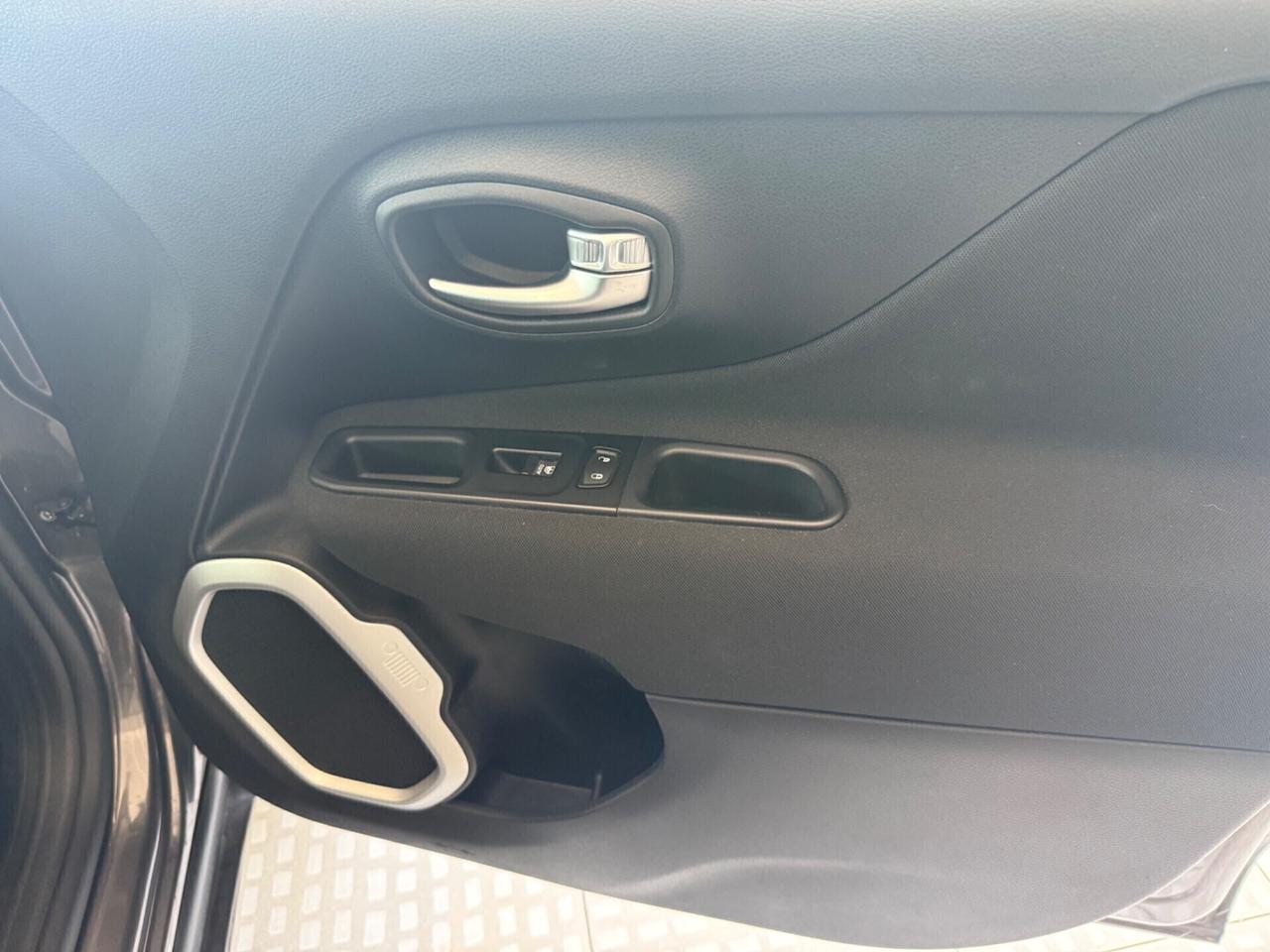 Jeep Renegade 1.6 Mjt DDCT 120 CV S