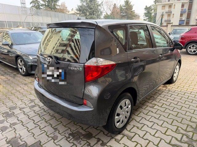 TOYOTA Verso-S 1.3 MT Active