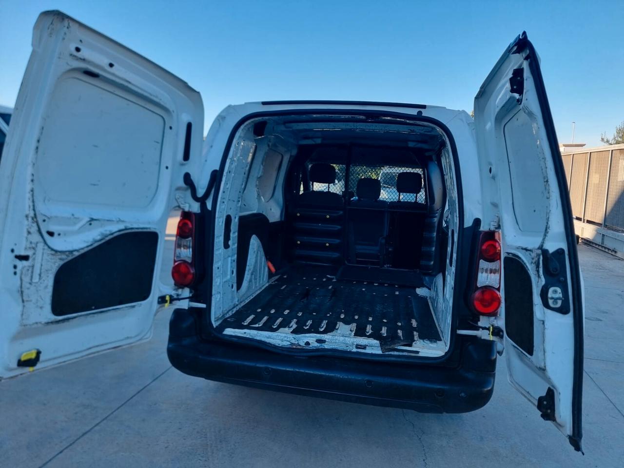 Peugeot PARTNER DIESEL PROLUNGATO MAXI 3 POSTI